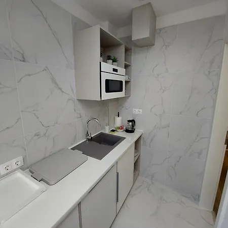 Central فندق بيتْش