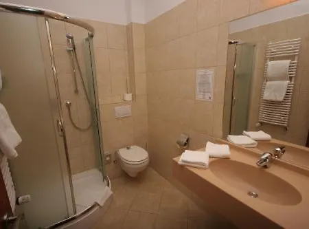 Отель Central 3*