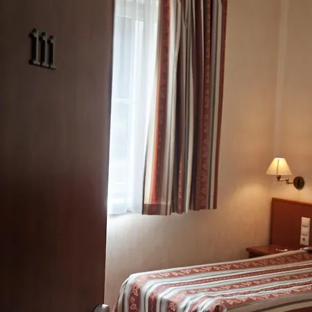Отель Central 3*