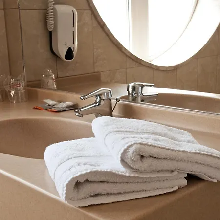 Отель Central 3*
